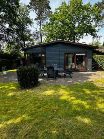 Dubbele Chalet Op Recreatiepark Topparken Op De Veluwe In Beekbergen Met Grote Vrije Tuin En Eigen Parkeerplaats Екстер'єр фото