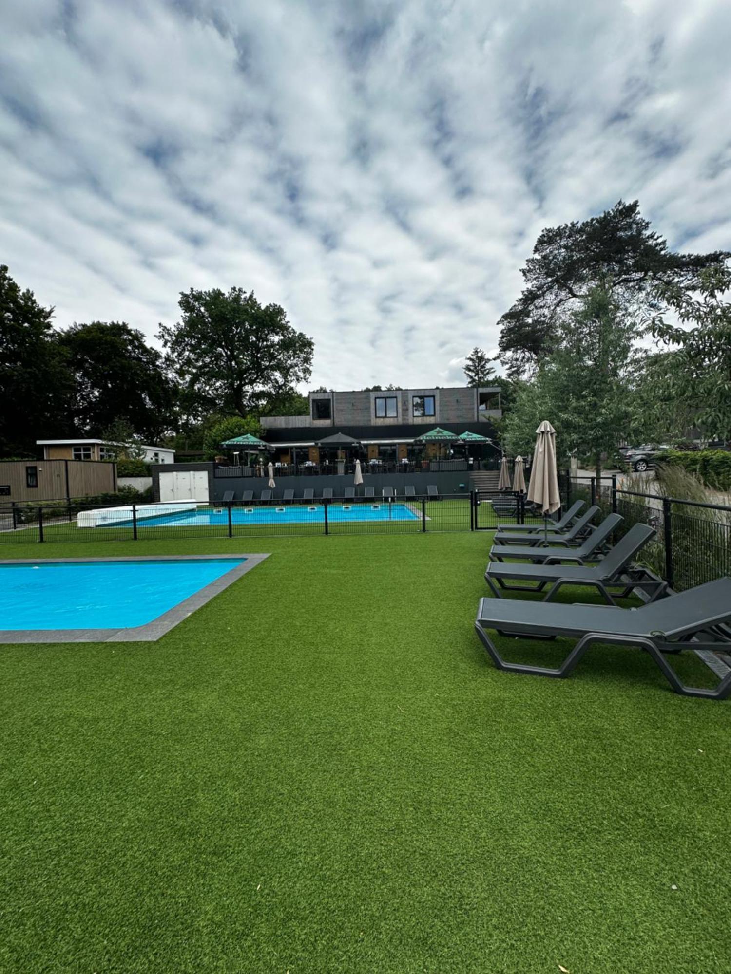 Dubbele Chalet Op Recreatiepark Topparken Op De Veluwe In Beekbergen Met Grote Vrije Tuin En Eigen Parkeerplaats Екстер'єр фото