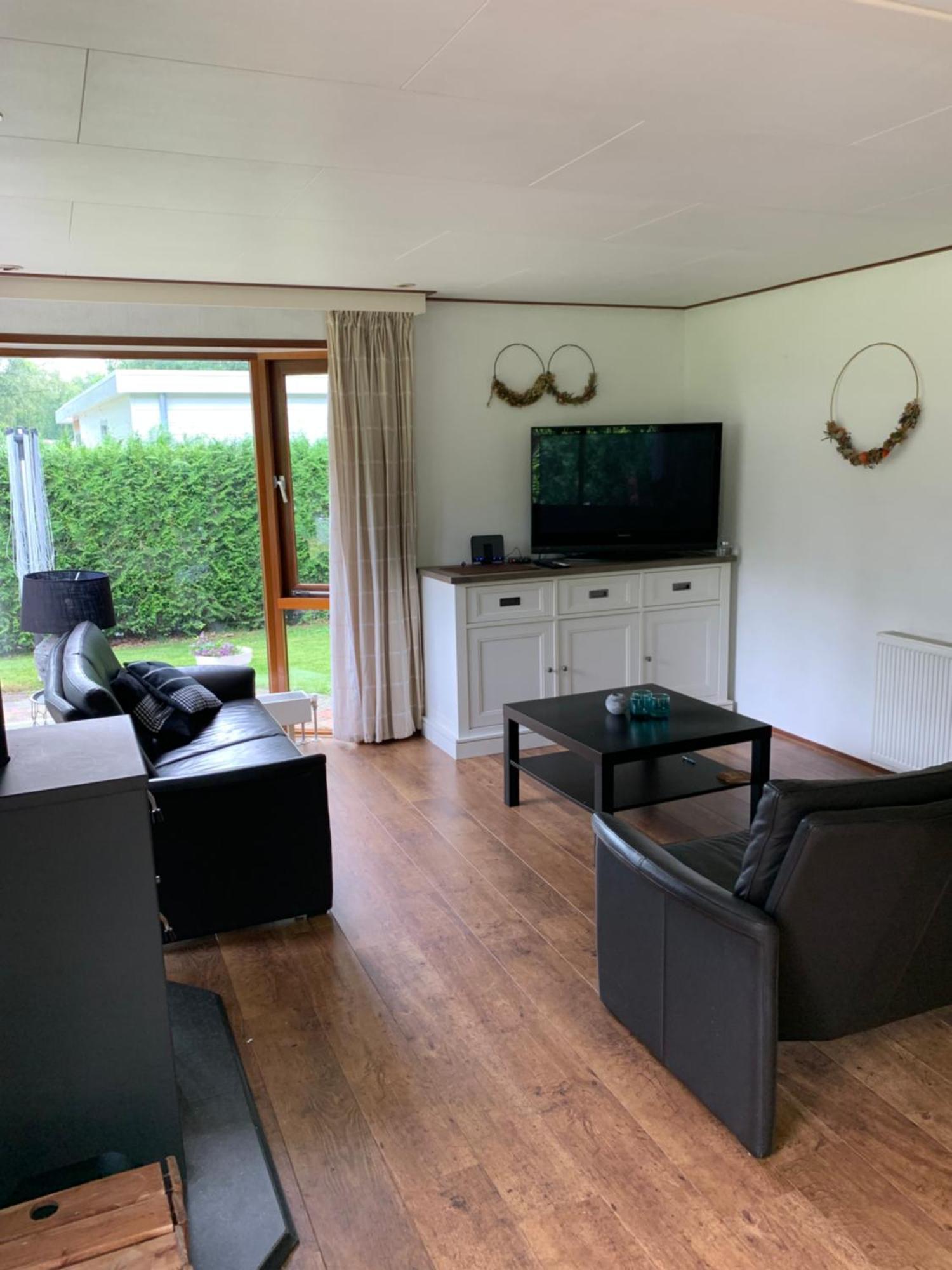 Dubbele Chalet Op Recreatiepark Topparken Op De Veluwe In Beekbergen Met Grote Vrije Tuin En Eigen Parkeerplaats Номер фото