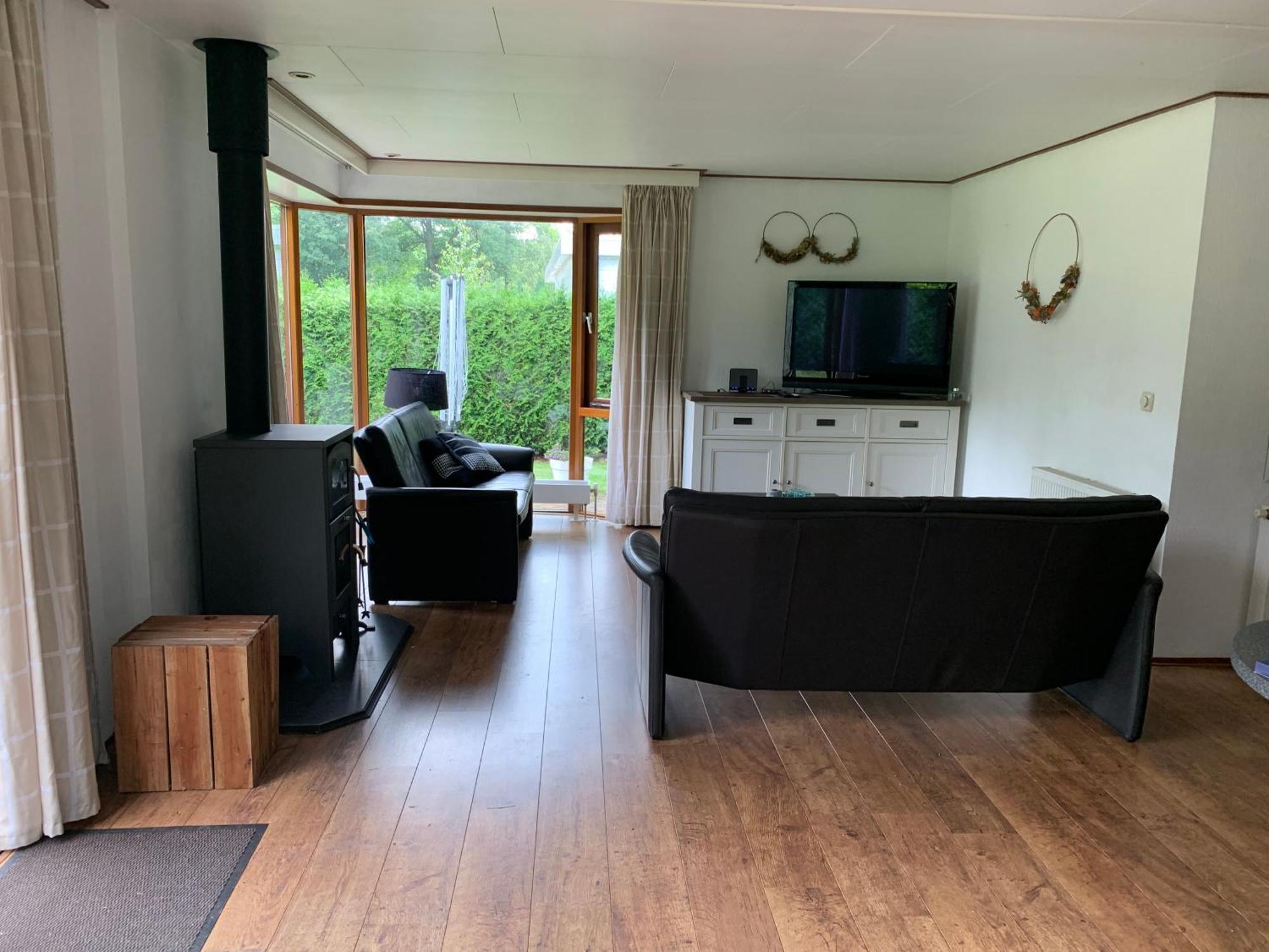 Dubbele Chalet Op Recreatiepark Topparken Op De Veluwe In Beekbergen Met Grote Vrije Tuin En Eigen Parkeerplaats Номер фото
