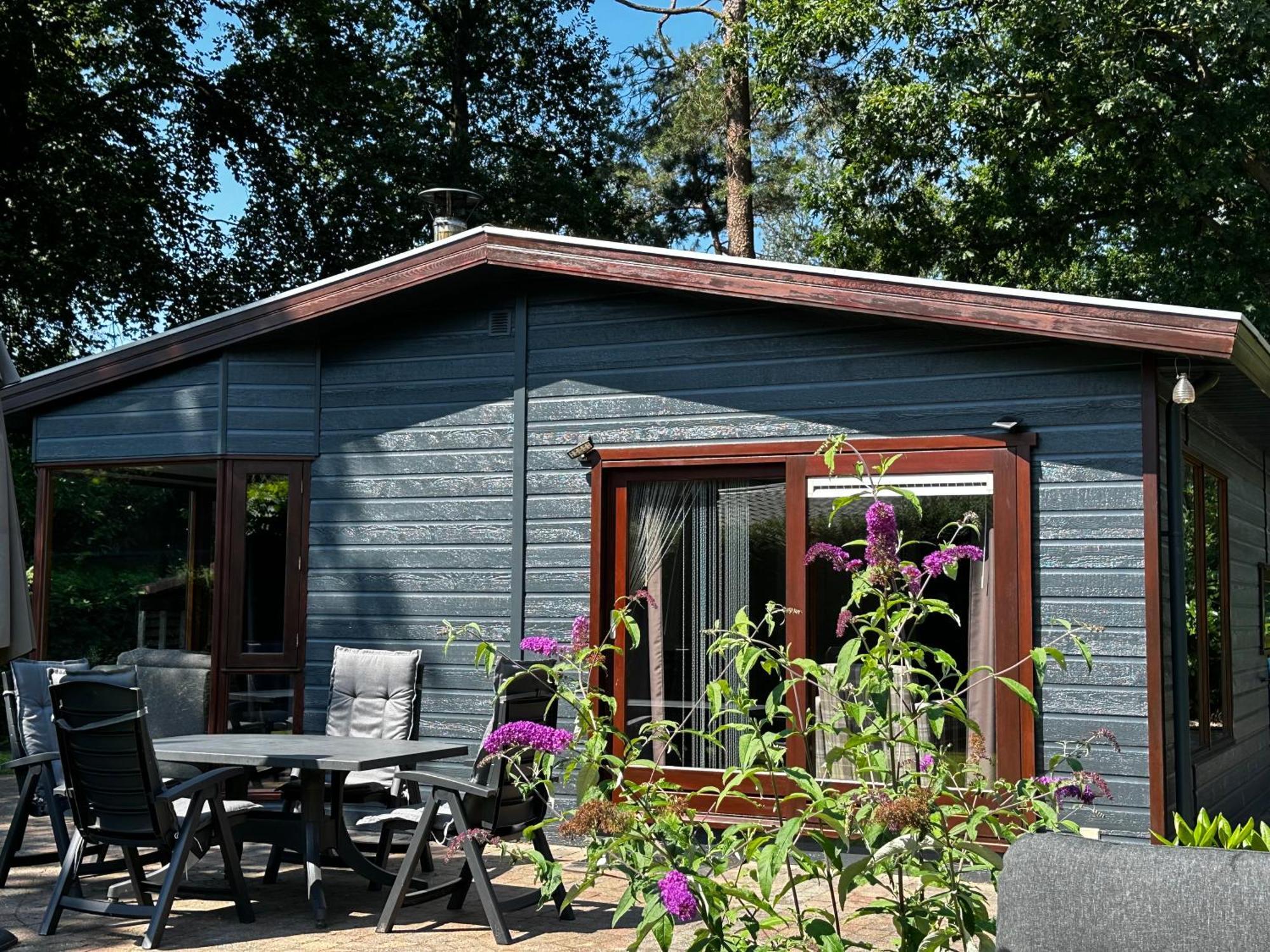 Dubbele Chalet Op Recreatiepark Topparken Op De Veluwe In Beekbergen Met Grote Vrije Tuin En Eigen Parkeerplaats Екстер'єр фото